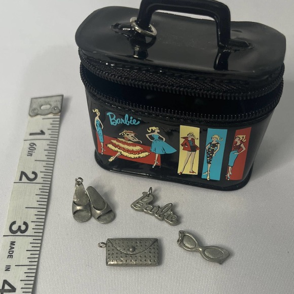 Mattel- 4 Barbie Charms for Charm Bracelet, Accessory Bag Included - Picture 8 of 8